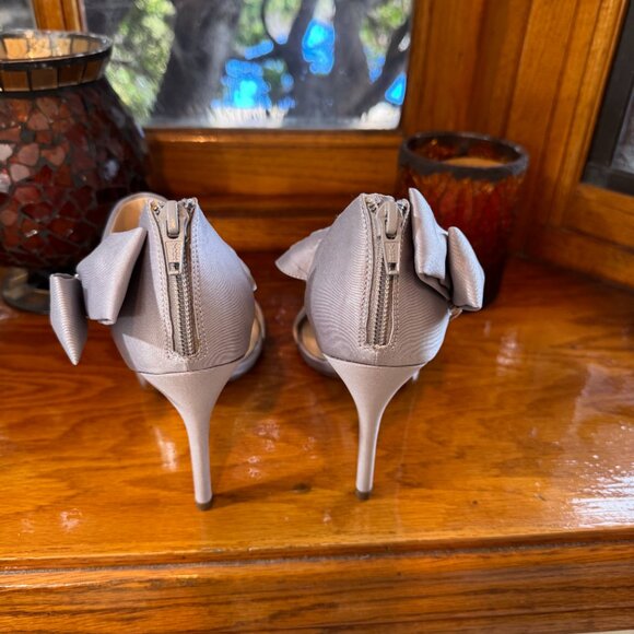 Nina Silver Satin Heels, 8M, New - Picture 4 of 8
